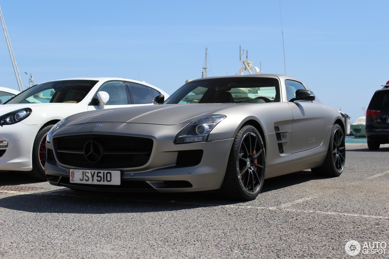 Mercedes-Benz SLS AMG