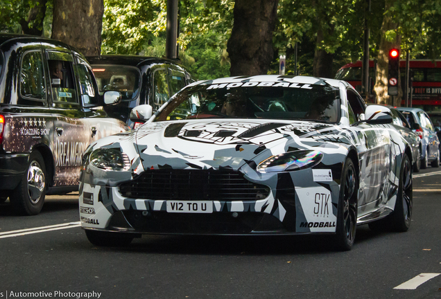 Aston Martin V12 Vantage