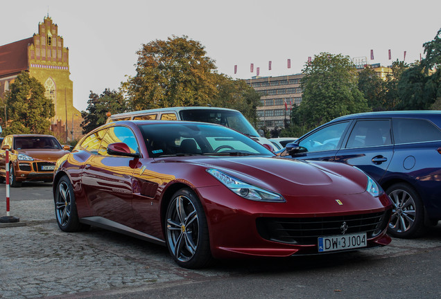 Ferrari GTC4Lusso