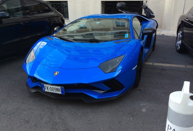 Lamborghini Aventador S LP740-4