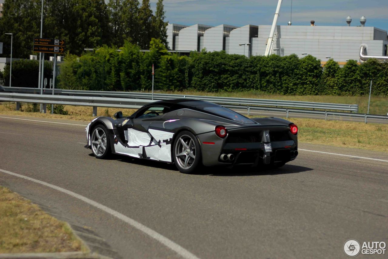 Ferrari LaFerrari Aperta