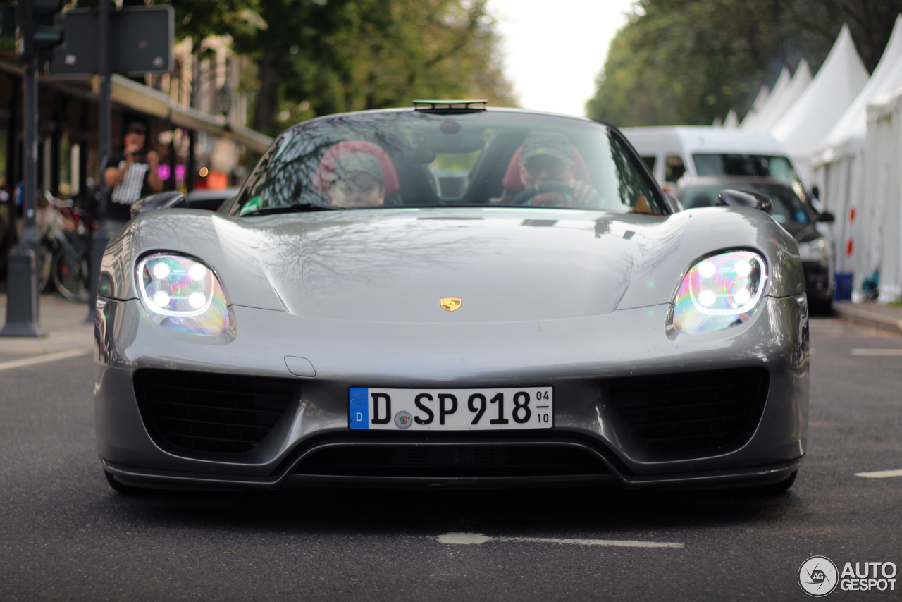 Porsche 918 Spyder Weissach Package