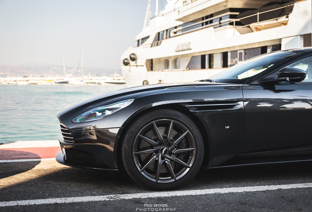 Aston Martin DB11