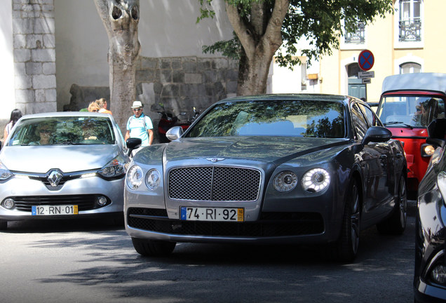 Bentley Flying Spur V8