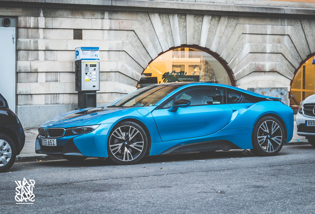 BMW i8