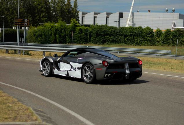 Ferrari LaFerrari Aperta