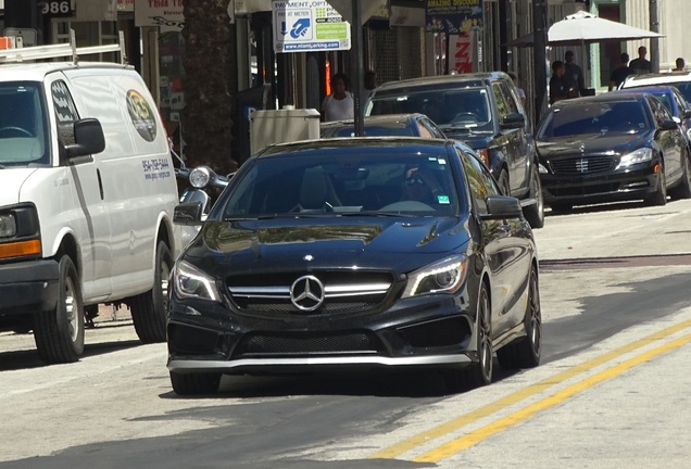 Mercedes-Benz CLA 45 AMG C117