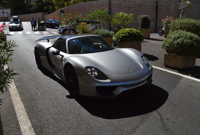 Porsche 918 Spyder Weissach Package