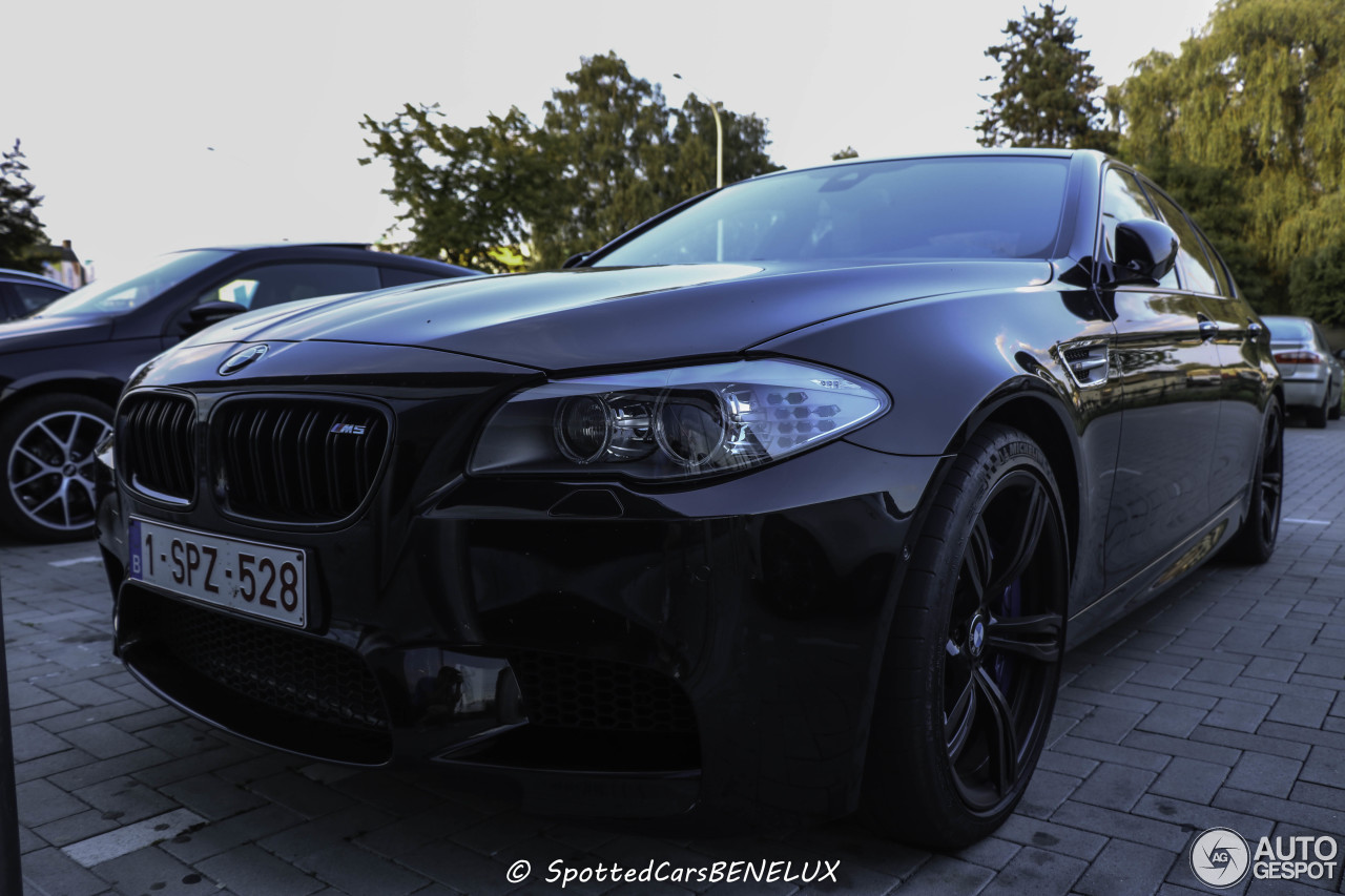 BMW M5 F10 2011