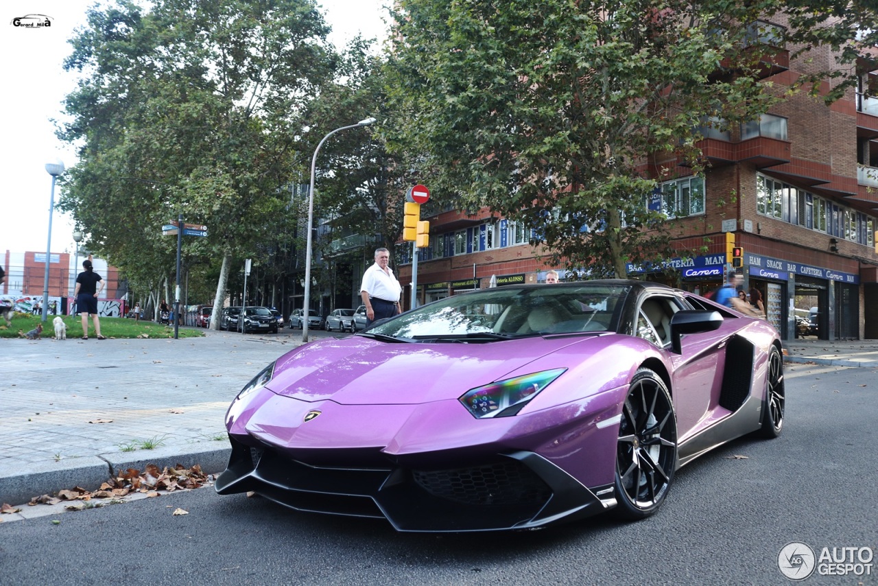 Lamborghini Aventador LP700-4 Roadster