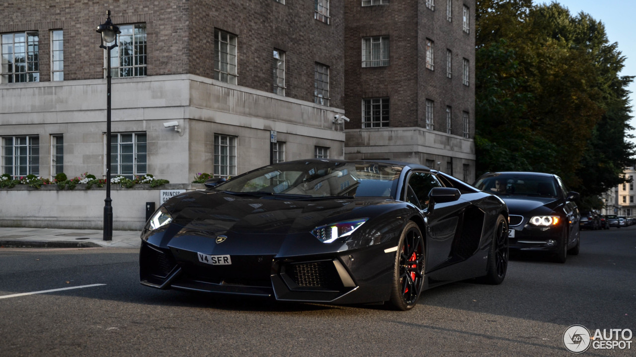 Lamborghini Aventador LP700-4 Roadster