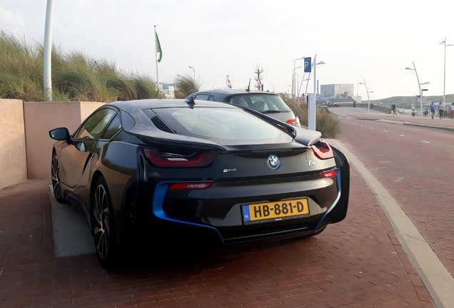 BMW i8