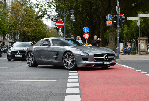 Mercedes-Benz SLS AMG