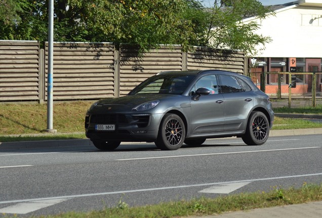 Porsche 95B Macan GTS