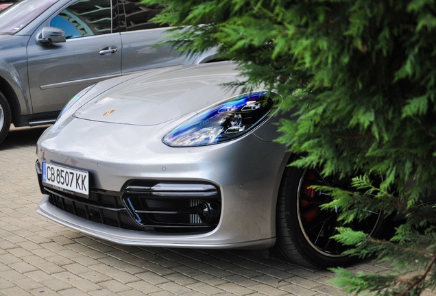 Porsche 971 Panamera Turbo