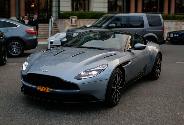 Aston Martin DB11