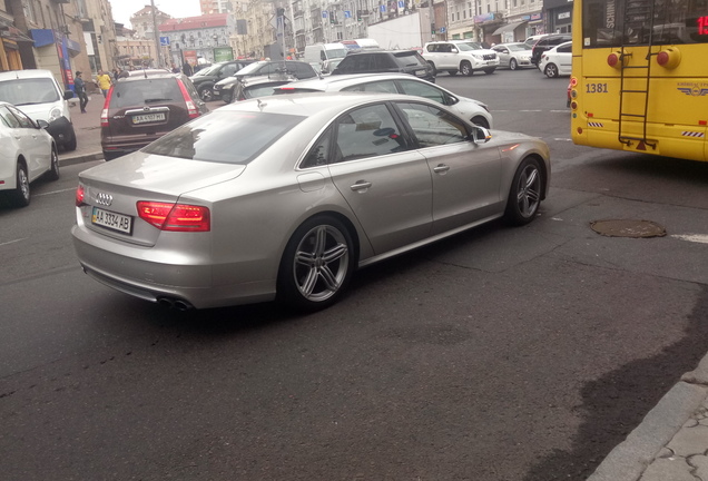 Audi S8 D4