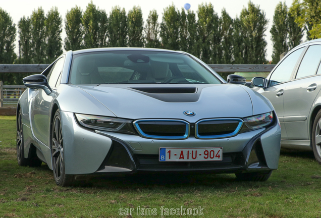 BMW i8