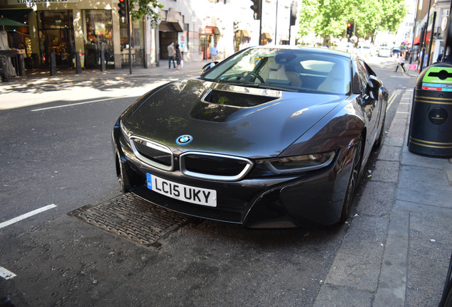 BMW i8