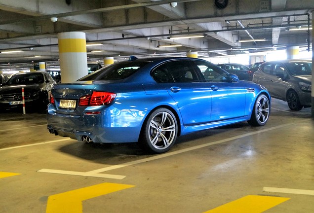 BMW M5 F10 2011