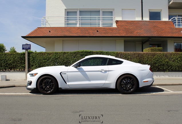 Ford Mustang Shelby GT350 2015