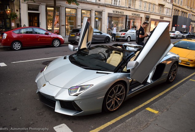 Lamborghini Aventador LP700-4 Roadster