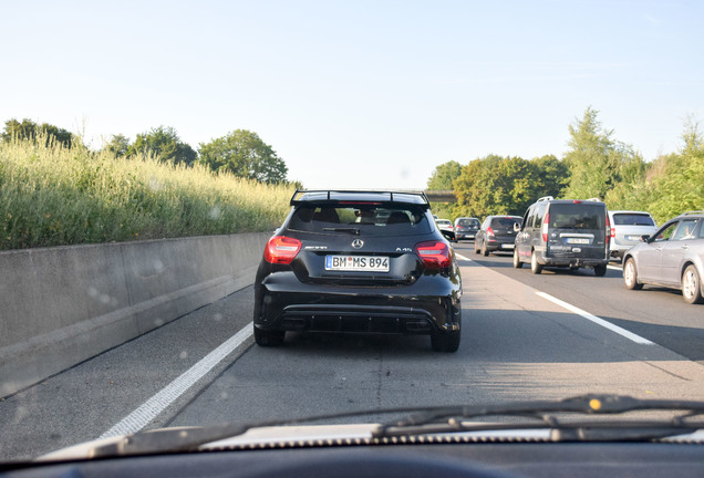 Mercedes-AMG A 45 W176 2015