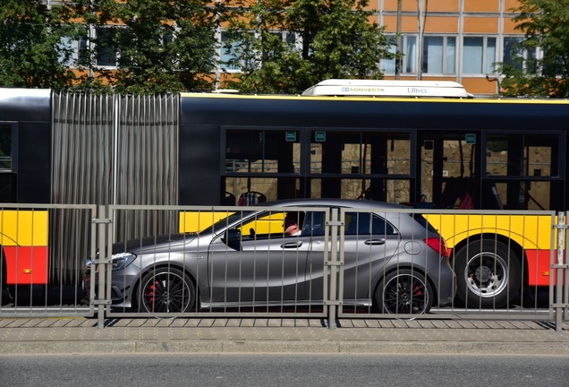 Mercedes-Benz A 45 AMG