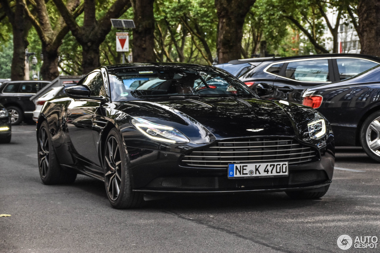 Aston Martin DB11