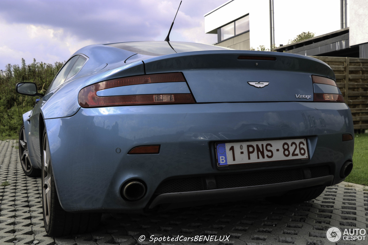 Aston Martin V8 Vantage