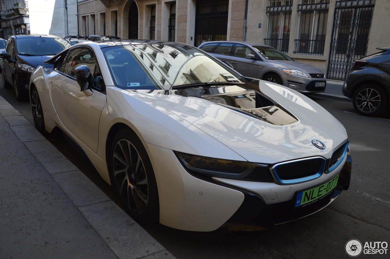 BMW i8