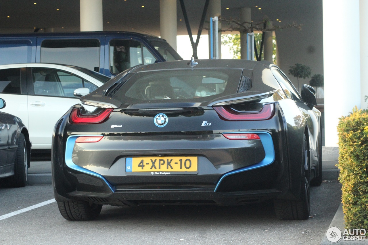 BMW i8