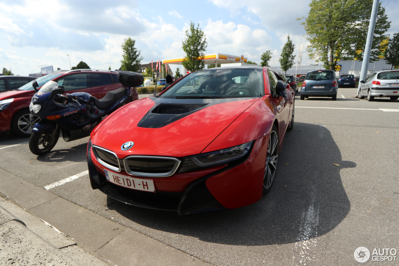 BMW i8 Protonic Red Edition