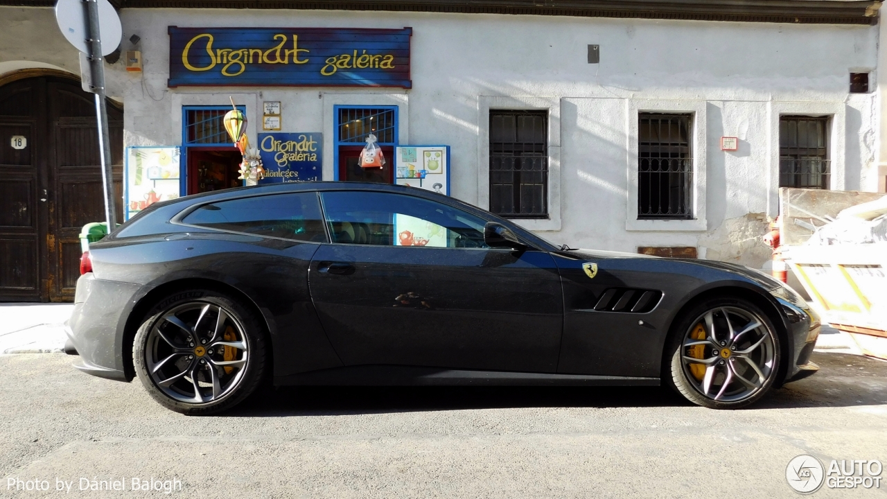 Ferrari GTC4Lusso T