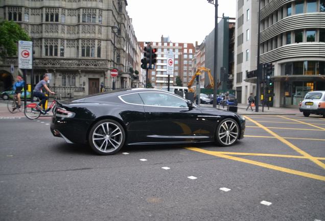 Aston Martin DBS Carbon Edition