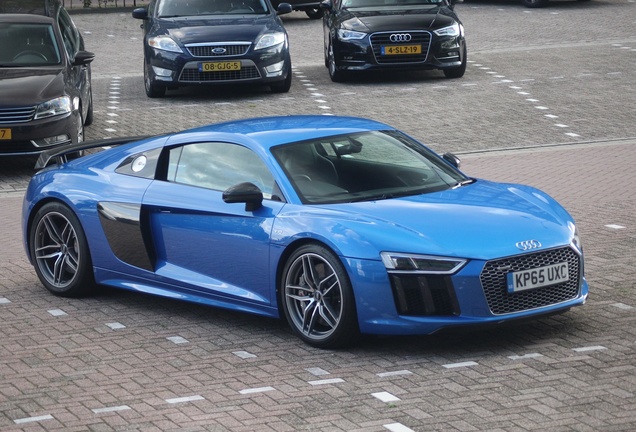Audi R8 V10 Plus 2015