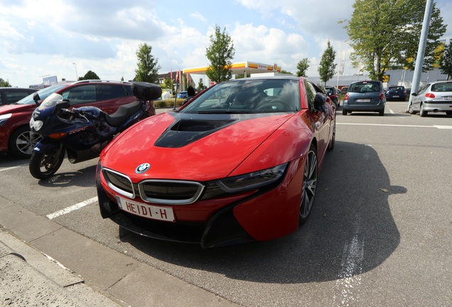 BMW i8 Protonic Red Edition