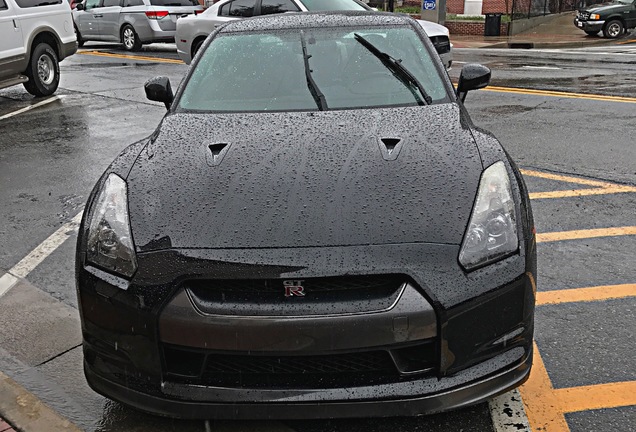 Nissan GT-R