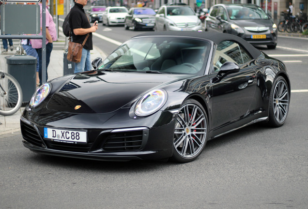 Porsche 991 Carrera 4S Cabriolet MkII