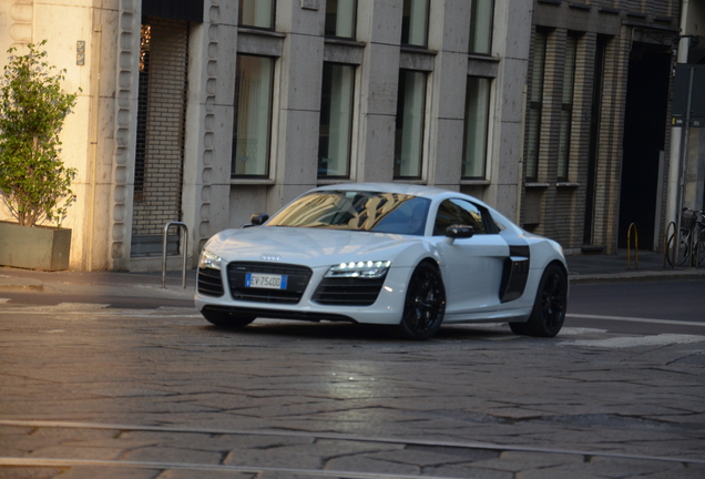 Audi R8 V10 Plus 2013