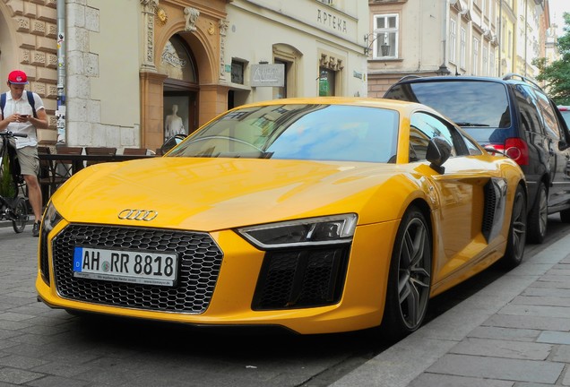 Audi R8 V10 Plus 2015