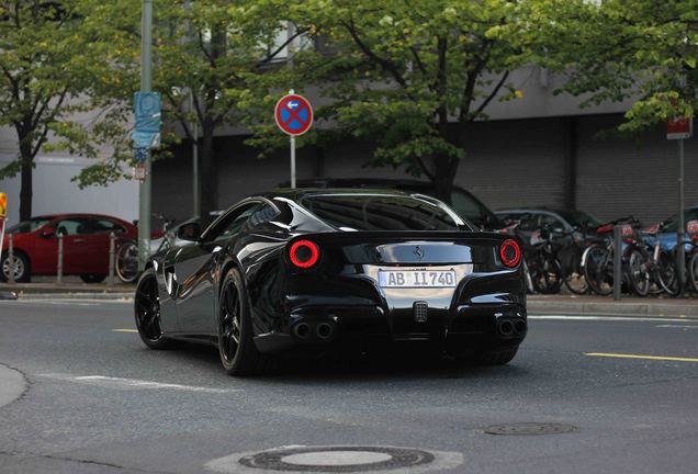 Ferrari F12berlinetta Novitec Rosso