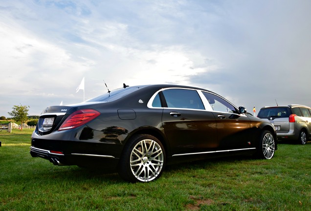 Mercedes-Maybach Brabus 900 Rocket