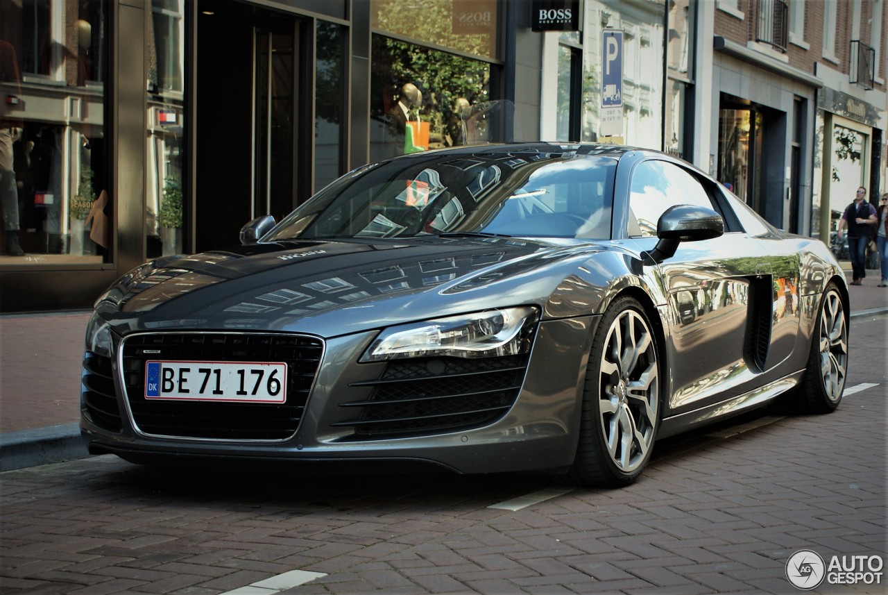 Audi R8 V10