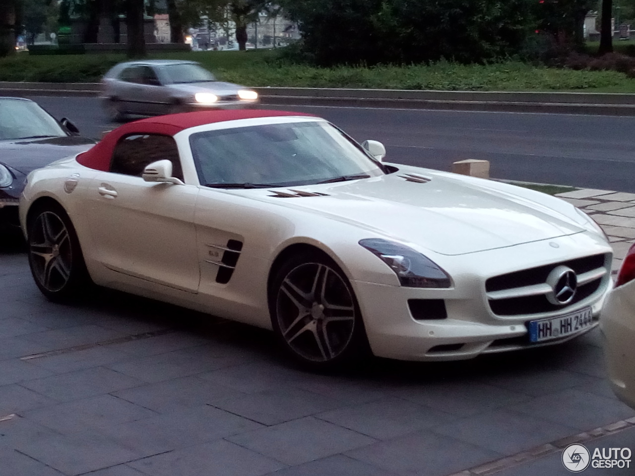 Mercedes-Benz SLS AMG Roadster