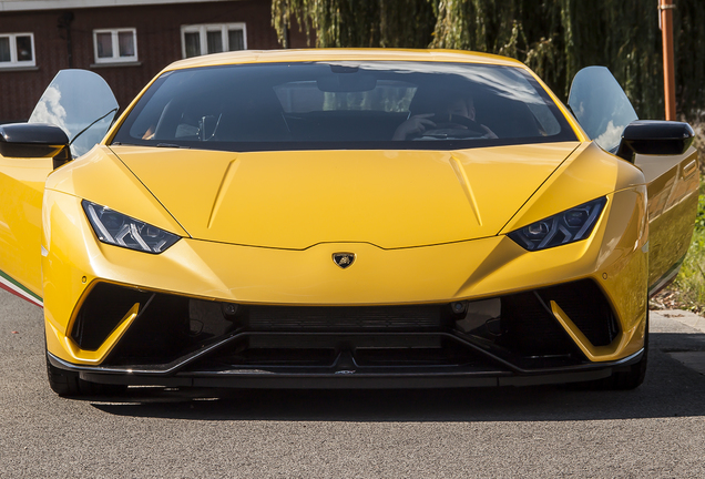 Lamborghini Huracán LP640-4 Performante