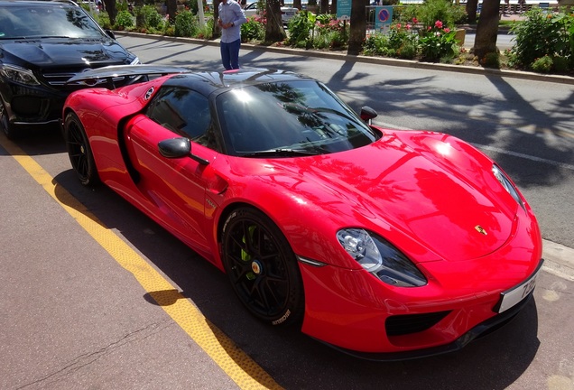 Porsche 918 Spyder Weissach Package