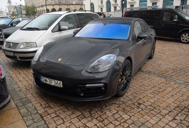 Porsche 971 Panamera Turbo