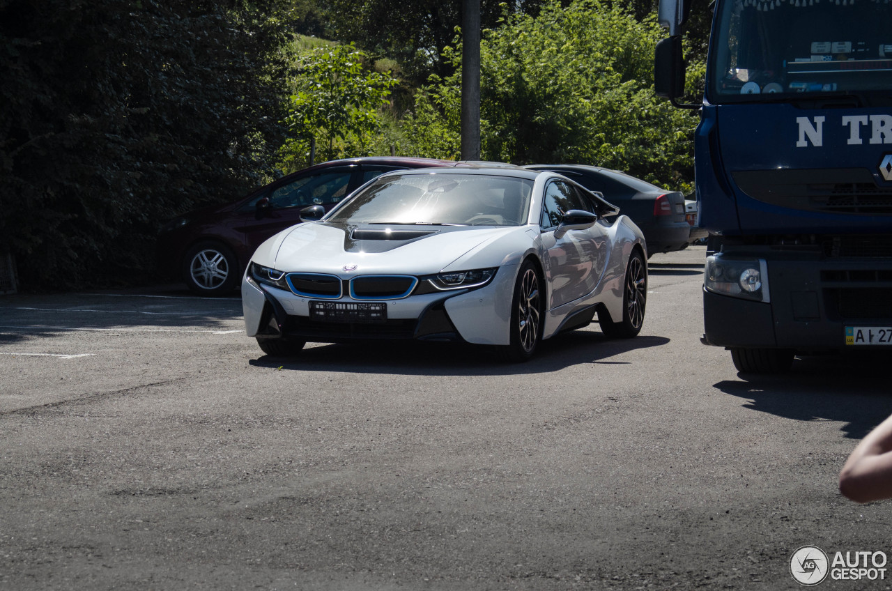 BMW i8