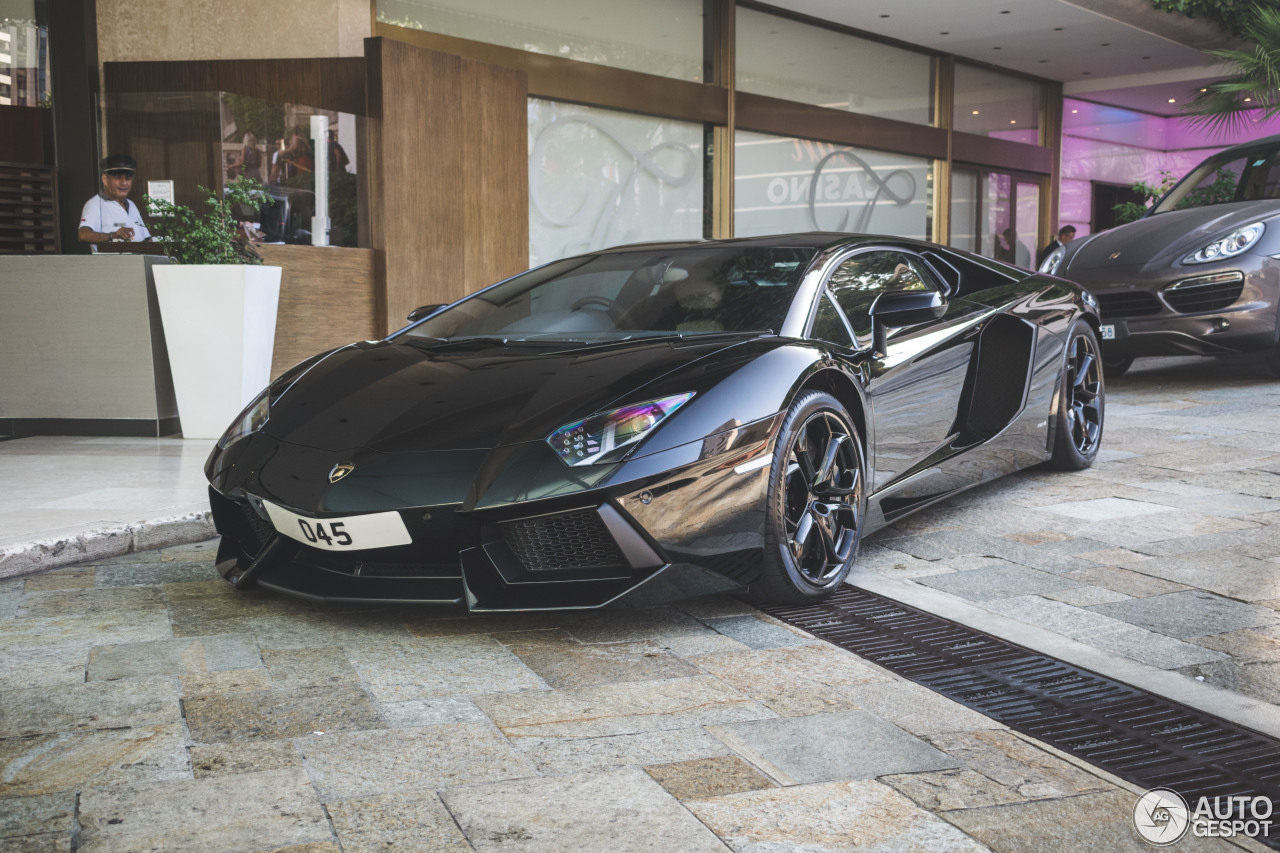 Lamborghini Aventador LP700-4